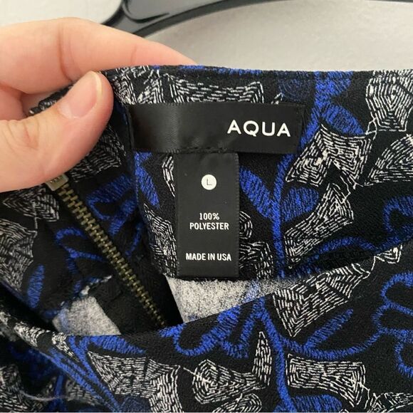 Aqua Women’s Mini Floral Skirt size L - Picture 2 of 3